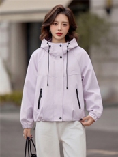 小个子短外套女2026年春季短款爬山出游户外防风冲锋衣外套，女装短外套，悦祺
