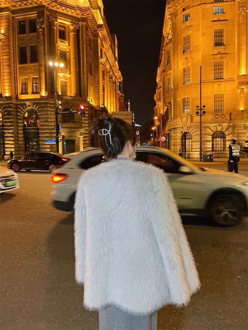 高档仿皮草外套毛毛外套，女装皮草，M.W 嫚维