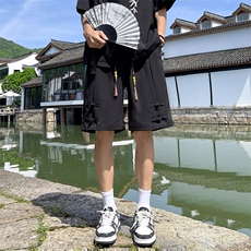 黑色