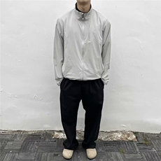 灰色