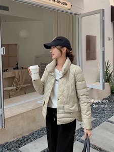 秋冬订货款羽绒服图片