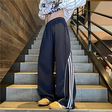 藏青色