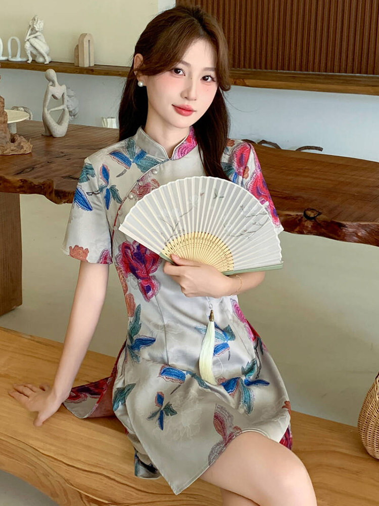新中式国风穿搭印花缎面旗袍上衣套装女夏超火好看高级短裤两件套,女装套装/套裙,心心服饰