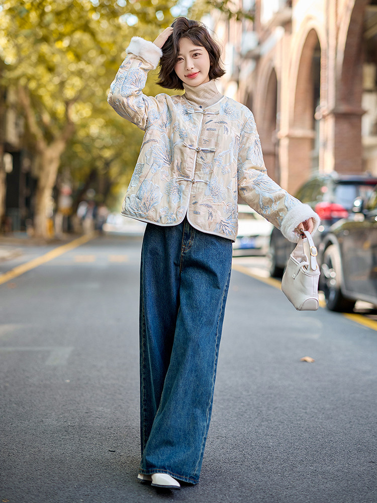 刺绣羽绒服女重工钉珠短外套2025冬新款轻薄绒盘扣上衣,女装羽绒服,韩蜜菓