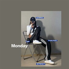 黑色