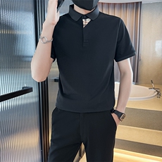 黑色