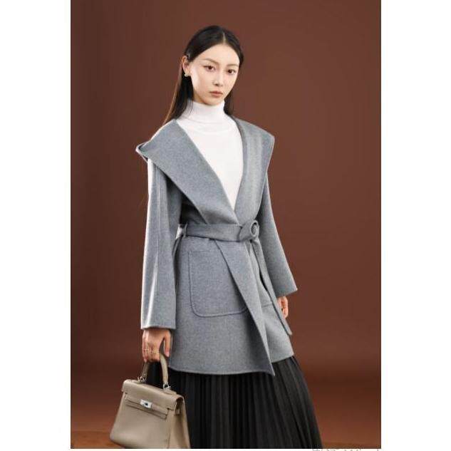 秋冬季纯山羊绒保暖V领直插兜连帽高级感中款羊绒大衣，女装羊绒大衣，卓冠羊绒