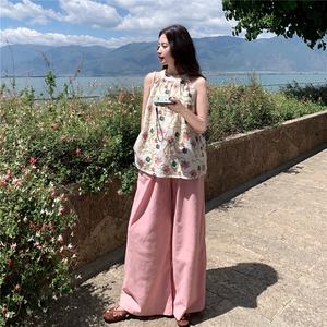复古重工刺绣挂脖碎花背心阔腿裤两件套2026夏季新款超好看的套装图片