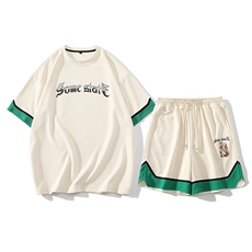 米白色