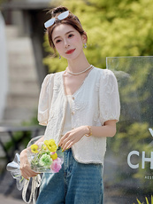 时尚宽松型短款圆领开衫上衣新款米白色，女装蕾丝衫/雪纺衫，微微衣阁