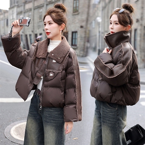 欧货羽绒服女短款2025冬季新韩系小个子仿羊羔毛绒领拼接白鸭绒外套图片