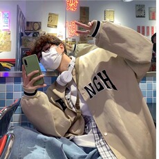 卡其色