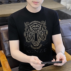 黑色