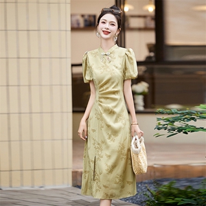 新中式复古连衣裙女2024年夏季新款法式气质设计感小众改良旗袍裙图片