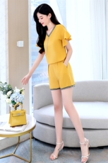 2023年夏季新款时尚纯色V领上衣休闲短裤两件套，女装套装/套裙，卡杰菲