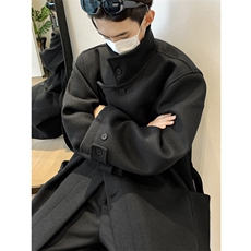 黑色