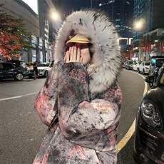 黑色