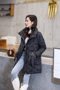 【现货】新款亮片刺绣小辣椒羽绒服服图片