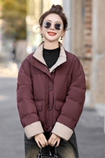 时尚拼色立领短款羽绒服女2025冬季小个子超好看面包服白鸭绒外套，女装羽绒服，沁沁公主