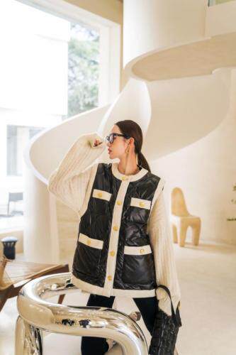 冬季新款经典黑白撞色小香风羽绒马甲，女装马夹，AUDREY WANG
