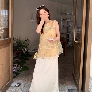 气质高级感新中式复古碎花背心套装女夏季2025新款半身裙两件套图片