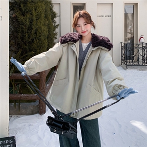 羊羔毛大翻领连帽工装派克服女中长款2025冬季90白鸭绒加厚羽绒服图片