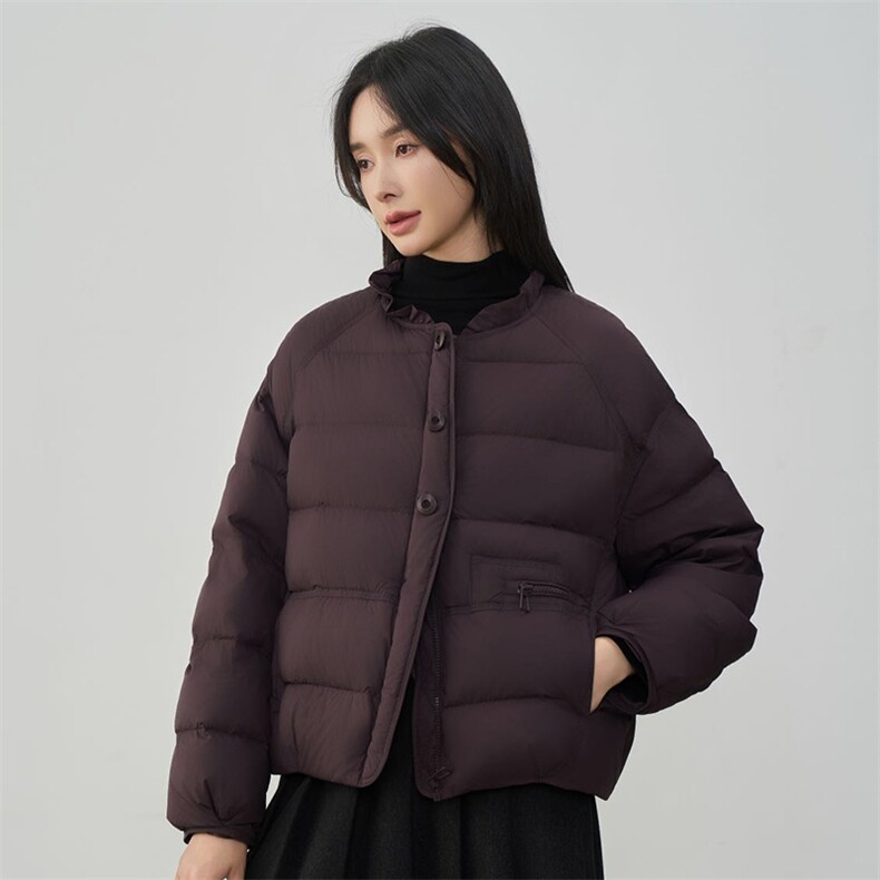 2025年冬季休闲风白鸭绒保暖常规90白鸭绒,女装羽绒服,阳光伊恋