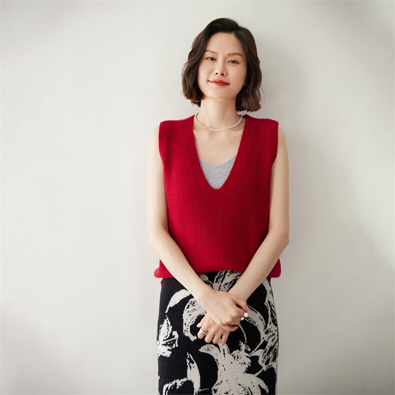 时尚百搭V领羊绒马甲女款修身显瘦无袖针织背心外套,女装马甲,迎冬羊绒