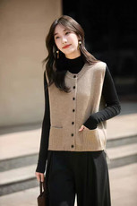 2025年秋季时尚百搭通勤简约休闲带兜马甲，女装马甲，美轩羊绒