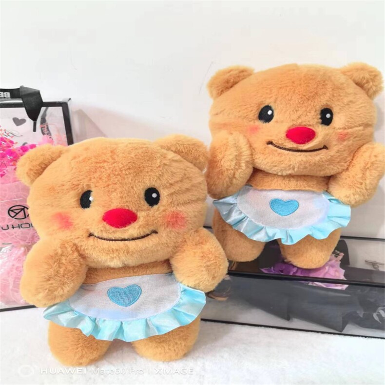 黄油小熊玩偶，小姿态毛绒玩具