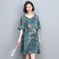 2022夏季新款舒适透气印花连衣裙宽松显瘦V领短袖裙装，女装连衣裙，悦见她
