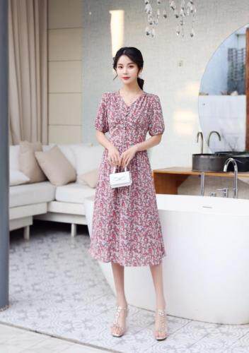 夏季新款韩版雪纺碎花连衣裙，女装连衣裙，裳之恋语