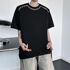 黑色
