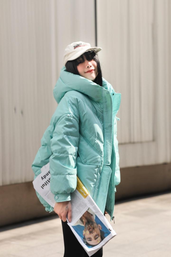 2021新款羽绒服95白鸭绒洗面料刺绣字母,女装羽绒服,卡菲莱