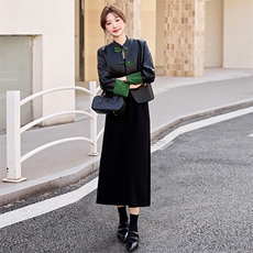 黑色新中式国风盘扣皮衣外套女短款2025春秋新款小个子复古皮夹克，女装连衣裙，依万里
