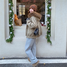 新款冬季大貉子毛领羽绒服女冬季加厚保暖90白鸭绒牛角扣连帽外套，女装羽绒服，艾米莉亚