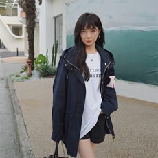 藏青色