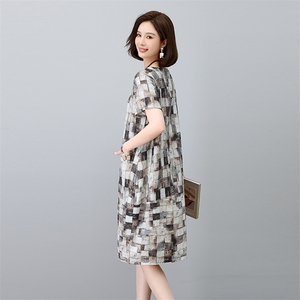 宴会连衣裙女2025新款夏季中年妈妈遮肚子减龄漂亮气质垂坠感裙子