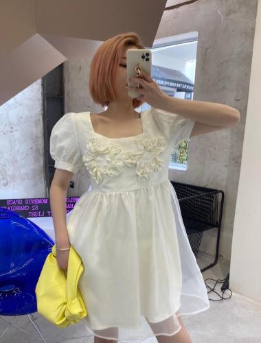 立体装饰拼接网纱连衣裙,女装连衣裙,ceelphy