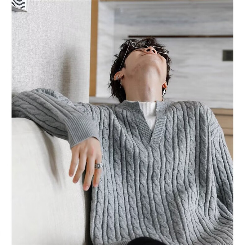 时尚文艺感白色麻花纹理提花针织衫男士亨利领毛衣潮流单穿上衣图片
