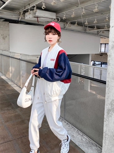 撞色棒球服外套图片