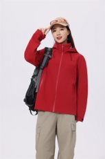 2025百搭时尚简约连帽拼色冲锋衣内测带兜，女装短外套，衫都服饰