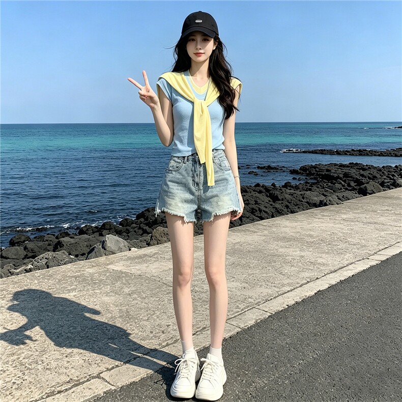 时尚穿搭套装女夏修身显瘦V领系带披肩假两件上衣牛仔短裤两件套,女装套装/套裙,江南