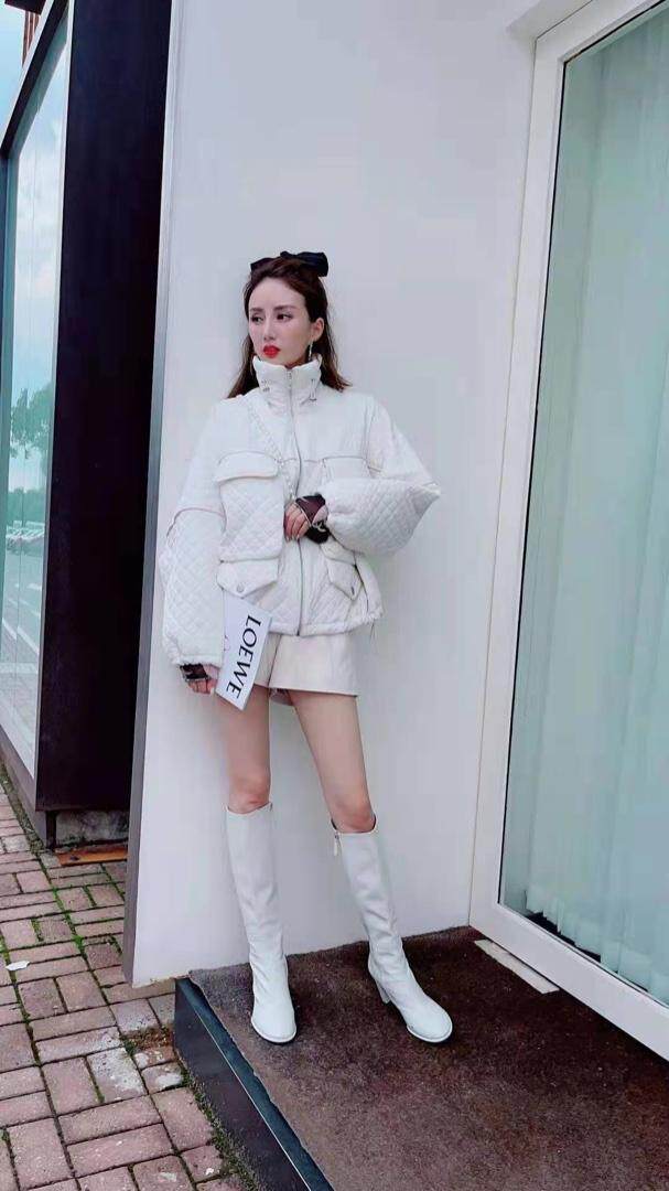 欧洲站2021秋装欧货新款简约风设计暗格大口袋装饰薄衣外套，女装棉衣/棉服，芊芊细羽