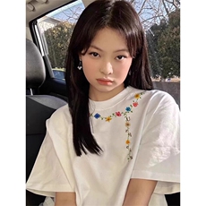 白色