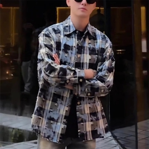 1506/QJ040/P53格子翻领百搭长袖衬衫外套男格纹渐变质感破洞图片
