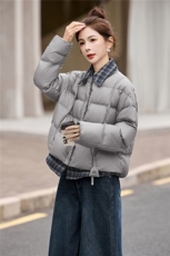 现货假两件套羽绒服女2025年冬季新款女装时尚休闲泡芙羽绒服，女装羽绒服，关键词