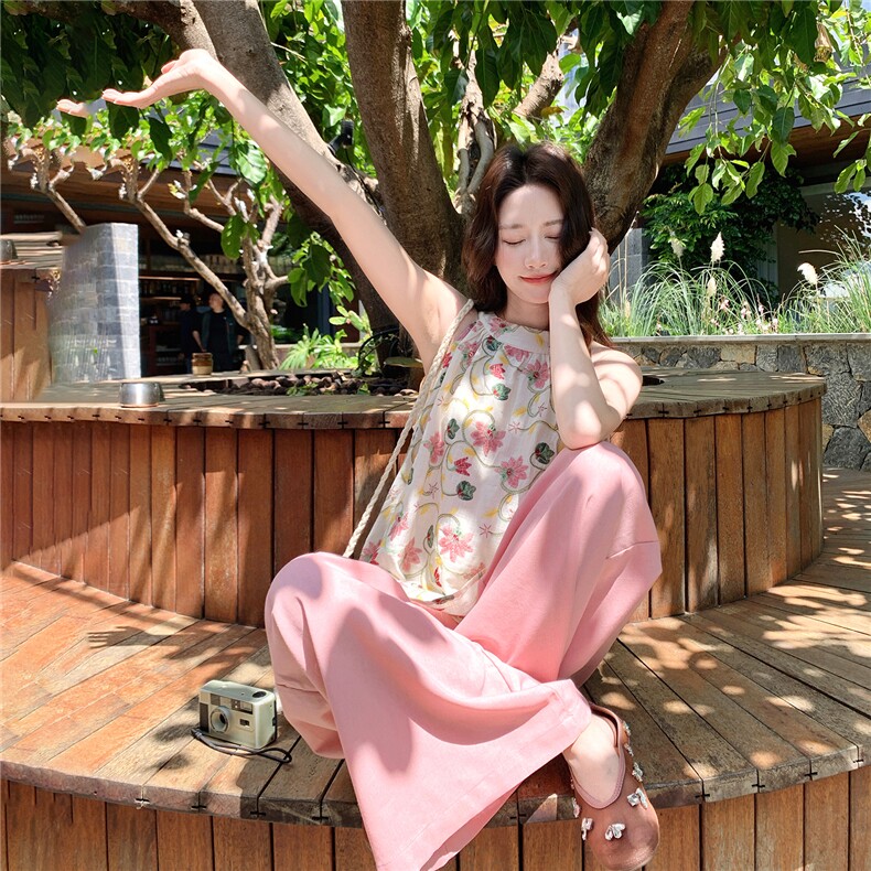 复古重工刺绣挂脖碎花背心阔腿裤两件套2026夏季新款超好看的套装,女装套装/套裙,冬木谷雨