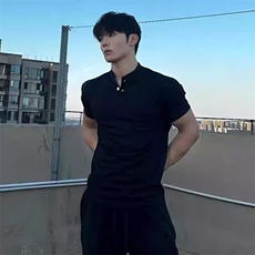 黑色