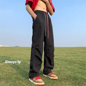 休闲裤子男生夏季薄款冰丝多巴胺伞兵褶皱裤潮牌宽松运动工装长裤图片